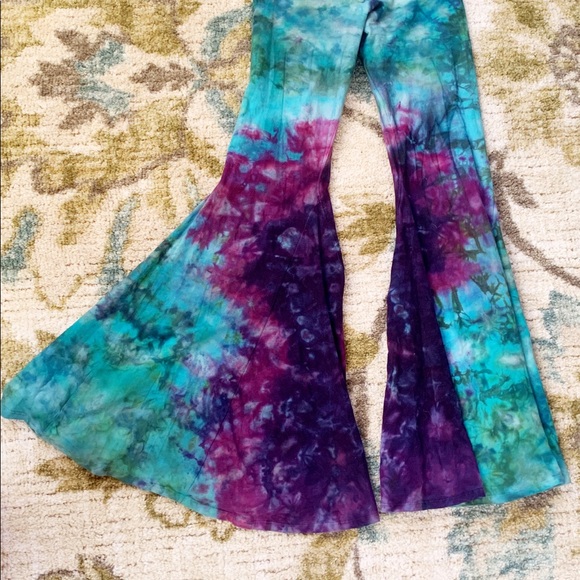 Thetyingalchemist x Gratefullythreaded Mermaid Bells - Picture 3 of 5